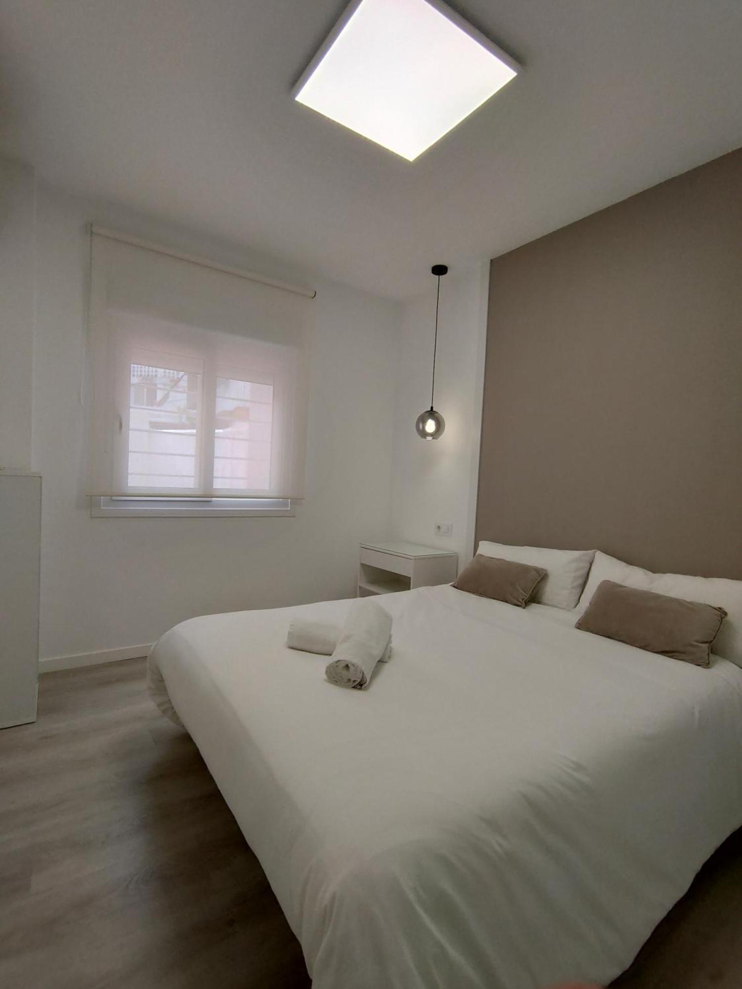 Casa Mallen, Con Amplia Terraza, En El Barrio De Nervion Seville Exterior photo