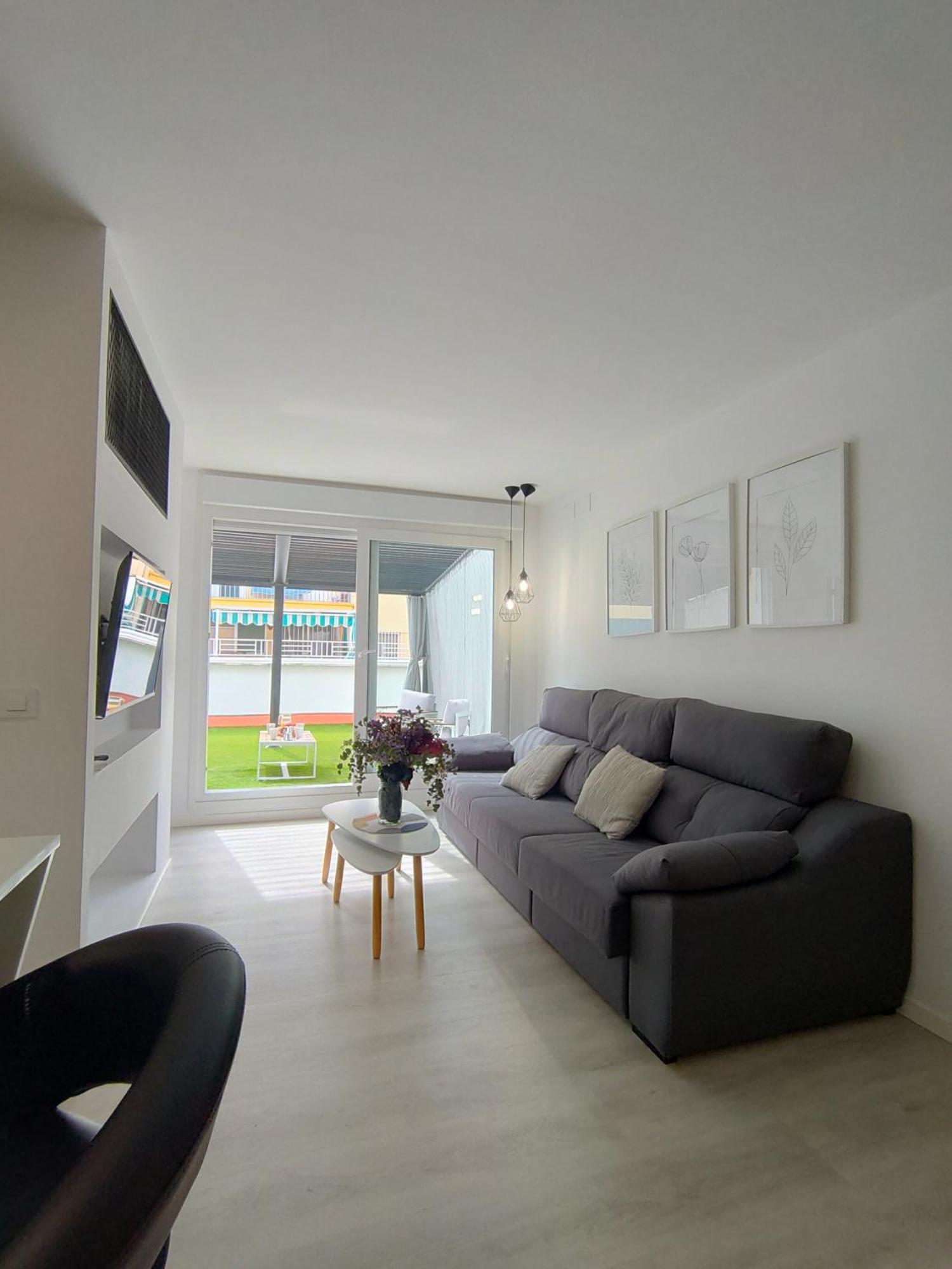 Casa Mallen, Con Amplia Terraza, En El Barrio De Nervion Seville Exterior photo