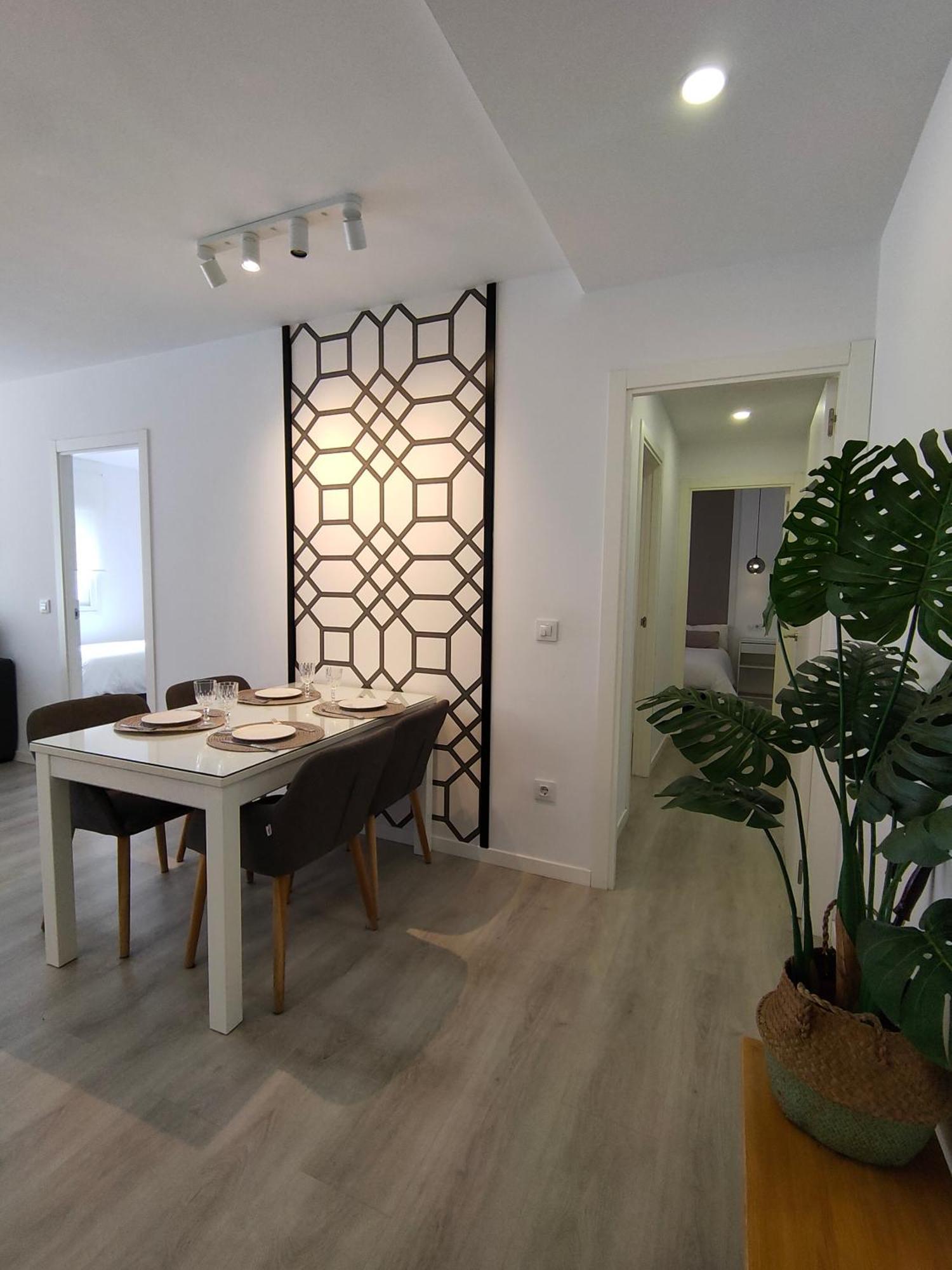 Casa Mallen, Con Amplia Terraza, En El Barrio De Nervion Seville Exterior photo